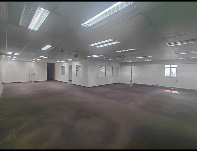 1,430M² OFFICE FOR SALE IN BRYANSTON